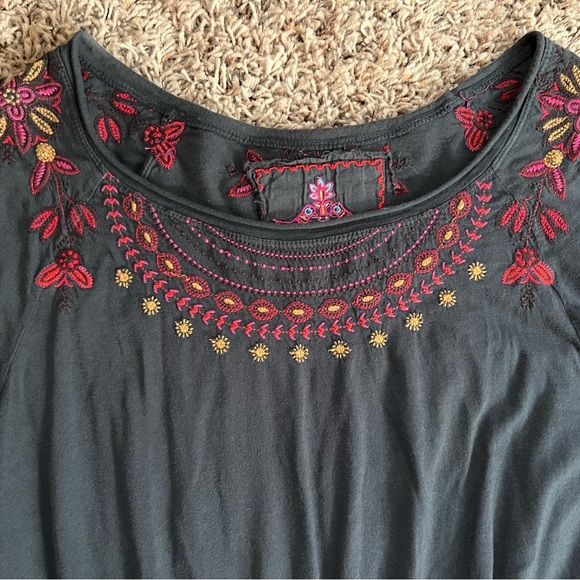 Johnny Was embroidered tunic dress in size Small. With pockets. 3/4 sleeve - Picture 3 of 5